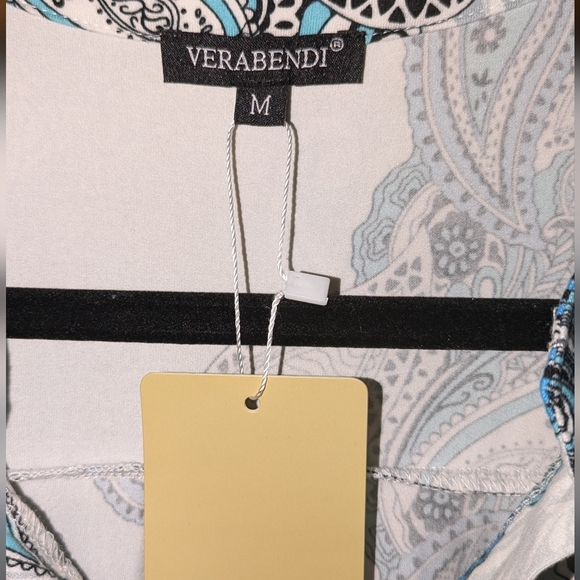 ❤️3/$17 Cute Paisley Top NWT - Picture 7 of 8